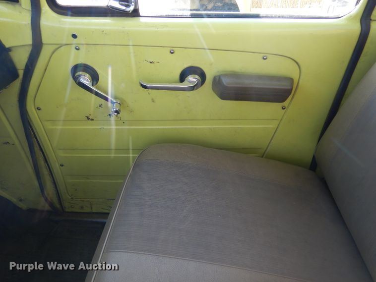 image for item DF7338 1978 International Loadstar 1700 pumper truck