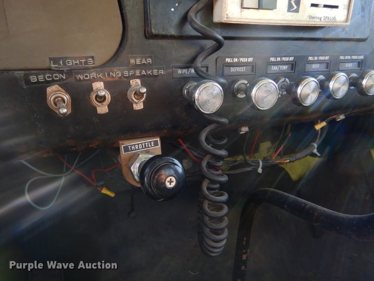 image for item DF7338 1978 International Loadstar 1700 pumper truck