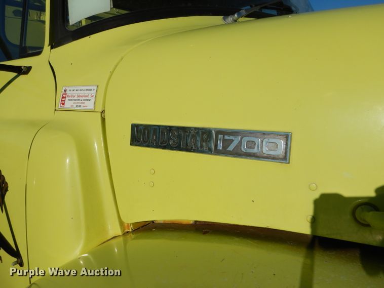 image for item DF7338 1978 International Loadstar 1700 pumper truck