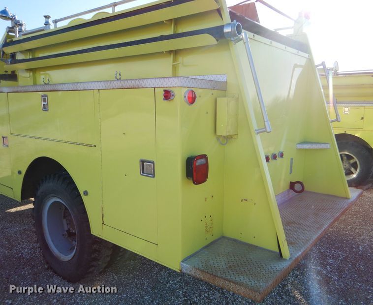 image for item DF7338 1978 International Loadstar 1700 pumper truck