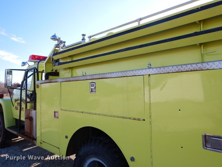 image for item DF7338 1978 International Loadstar 1700 pumper truck