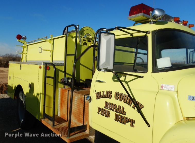 image for item DF7338 1978 International Loadstar 1700 pumper truck