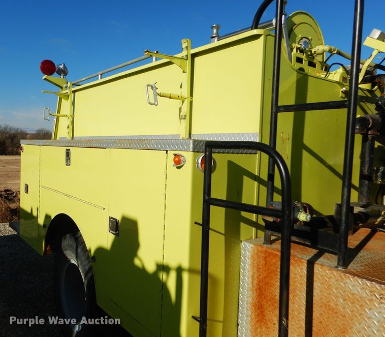 image for item DF7338 1978 International Loadstar 1700 pumper truck