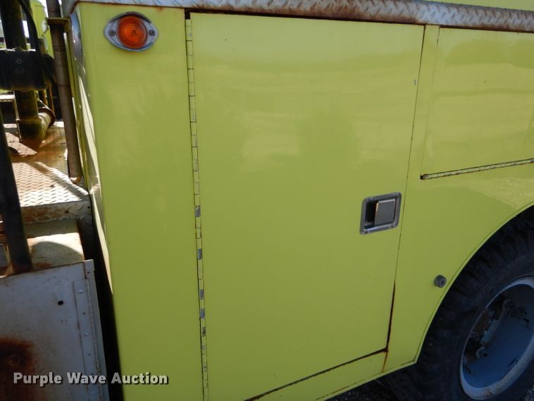 image for item DF7338 1978 International Loadstar 1700 pumper truck