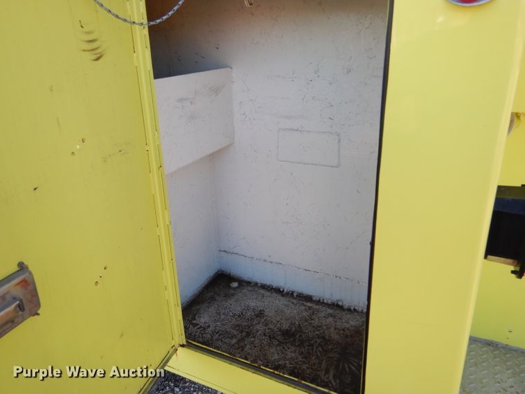 image for item DF7338 1978 International Loadstar 1700 pumper truck