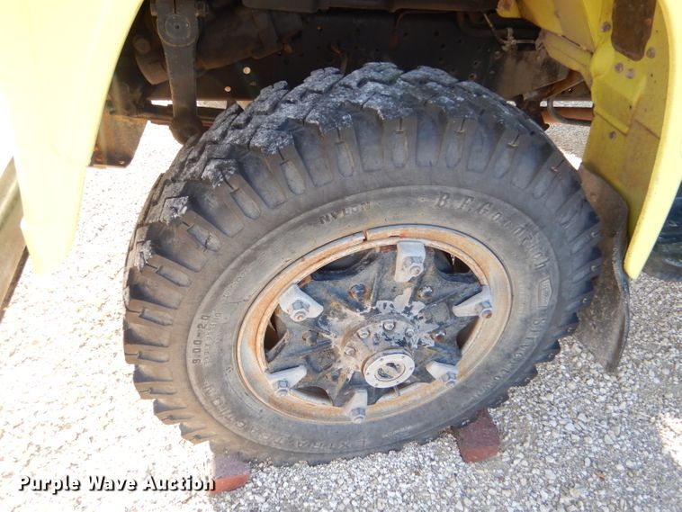 image for item DF7338 1978 International Loadstar 1700 pumper truck