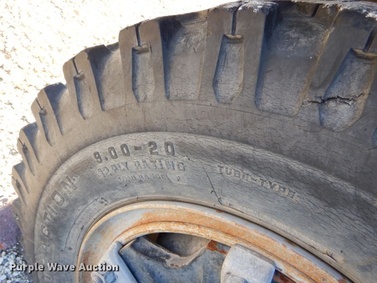 image for item DF7338 1978 International Loadstar 1700 pumper truck