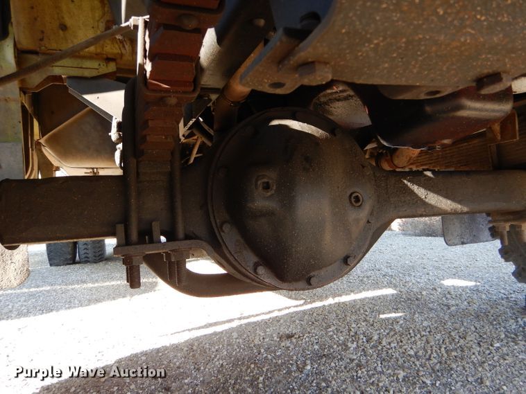 image for item DF7338 1978 International Loadstar 1700 pumper truck