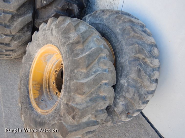 image for item DF7339 (4) tires and wheels