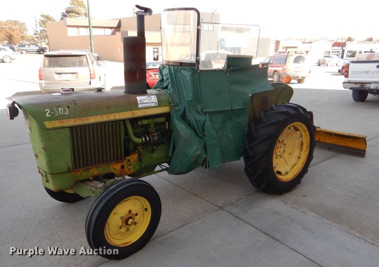 image for item DF7341 1968 John Deere 1020 tractor