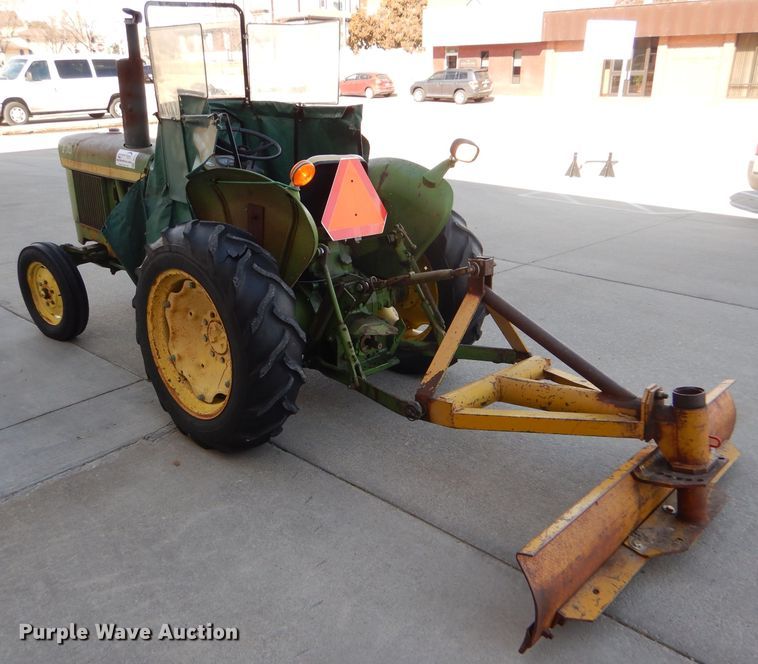 image for item DF7341 1968 John Deere 1020 tractor