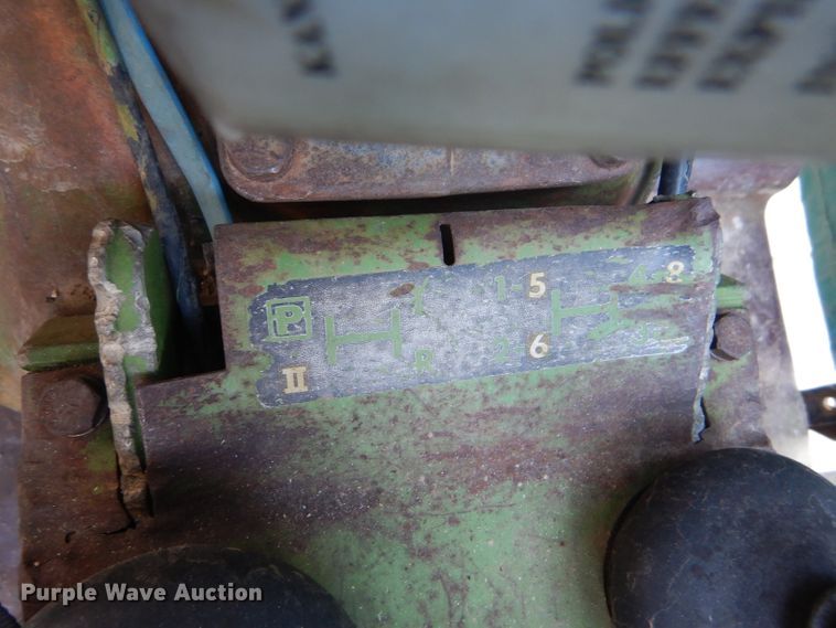 image for item DF7341 1968 John Deere 1020 tractor