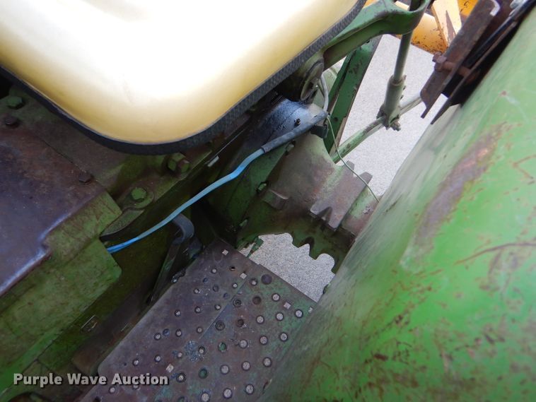 image for item DF7341 1968 John Deere 1020 tractor
