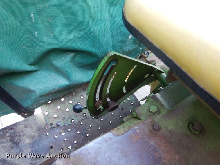 image for item DF7341 1968 John Deere 1020 tractor