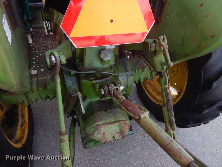 image for item DF7341 1968 John Deere 1020 tractor