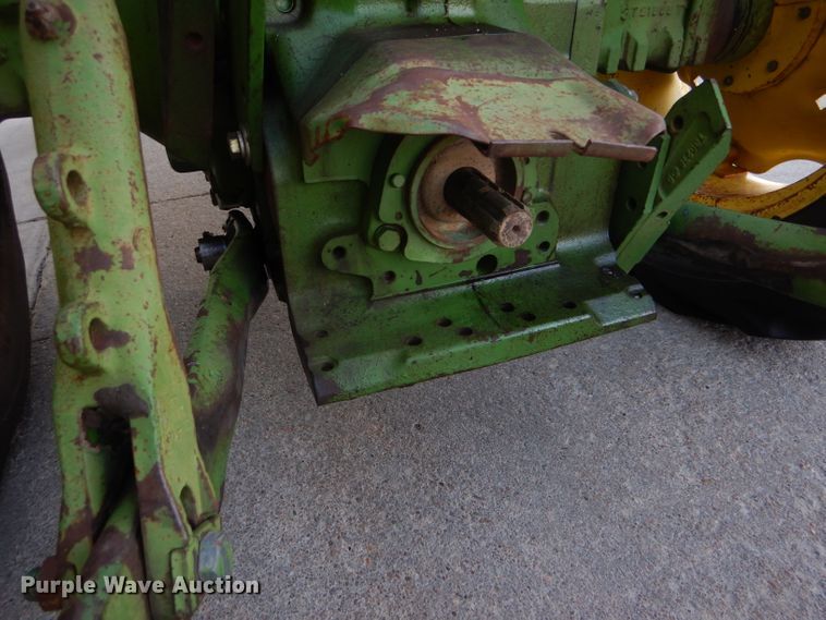 image for item DF7341 1968 John Deere 1020 tractor