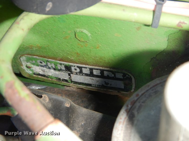 image for item DF7341 1968 John Deere 1020 tractor