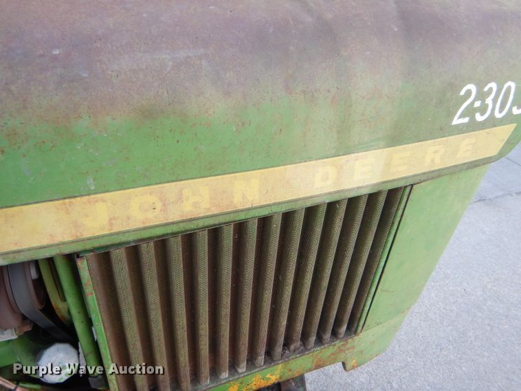 image for item DF7341 1968 John Deere 1020 tractor