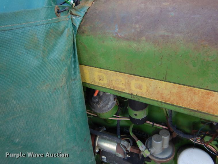 image for item DF7341 1968 John Deere 1020 tractor