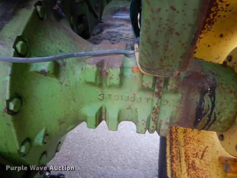 image for item DF7341 1968 John Deere 1020 tractor