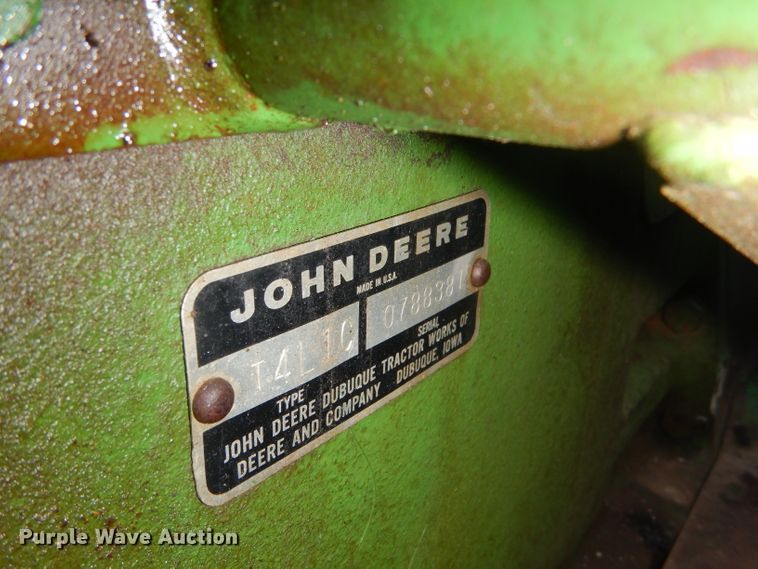 image for item DF7341 1968 John Deere 1020 tractor