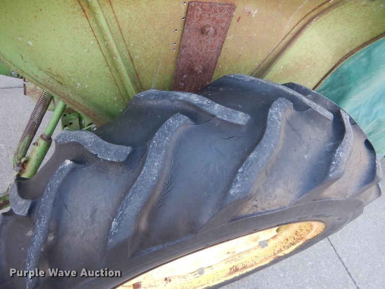 image for item DF7341 1968 John Deere 1020 tractor