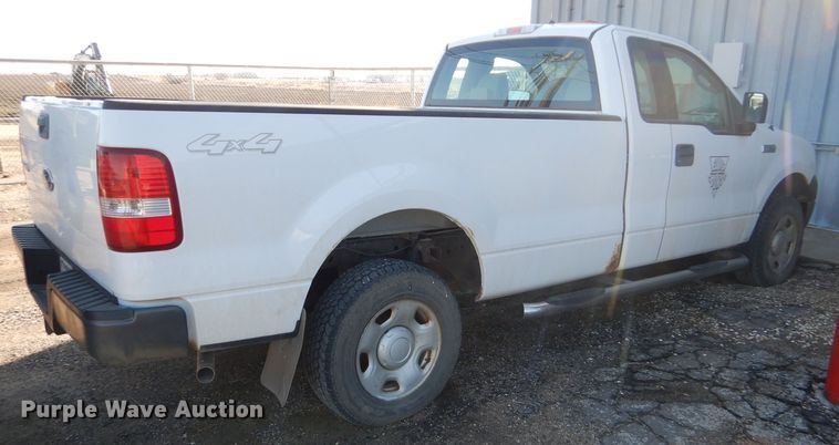 image for item DF7346 2005 Ford F150 XL pickup truck