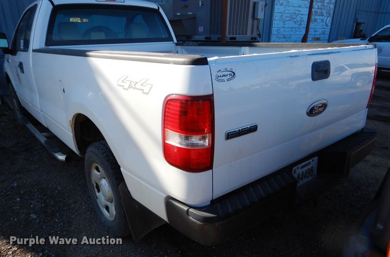 image for item DF7346 2005 Ford F150 XL pickup truck