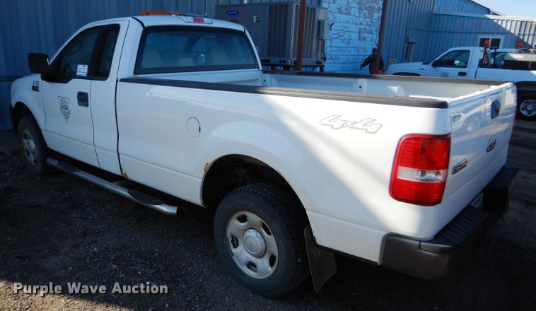 image for item DF7346 2005 Ford F150 XL pickup truck