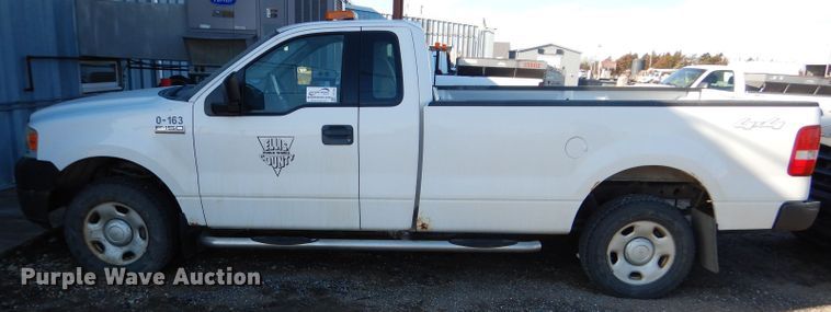 image for item DF7346 2005 Ford F150 XL pickup truck