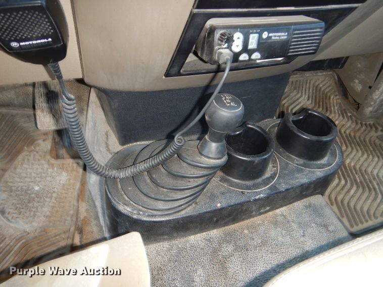 image for item DF7346 2005 Ford F150 XL pickup truck