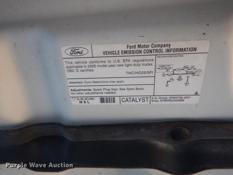 image for item DF7346 2005 Ford F150 XL pickup truck