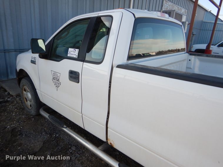 image for item DF7346 2005 Ford F150 XL pickup truck