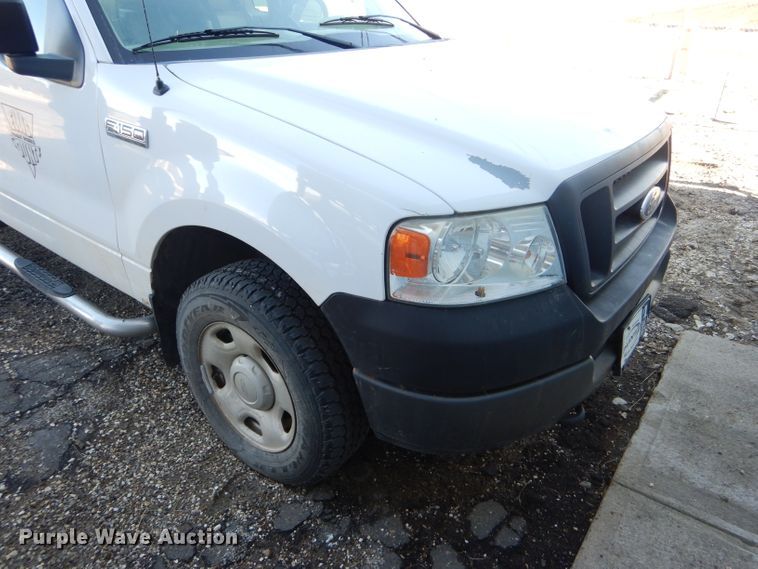 image for item DF7346 2005 Ford F150 XL pickup truck