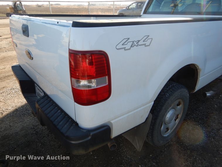 image for item DF7346 2005 Ford F150 XL pickup truck