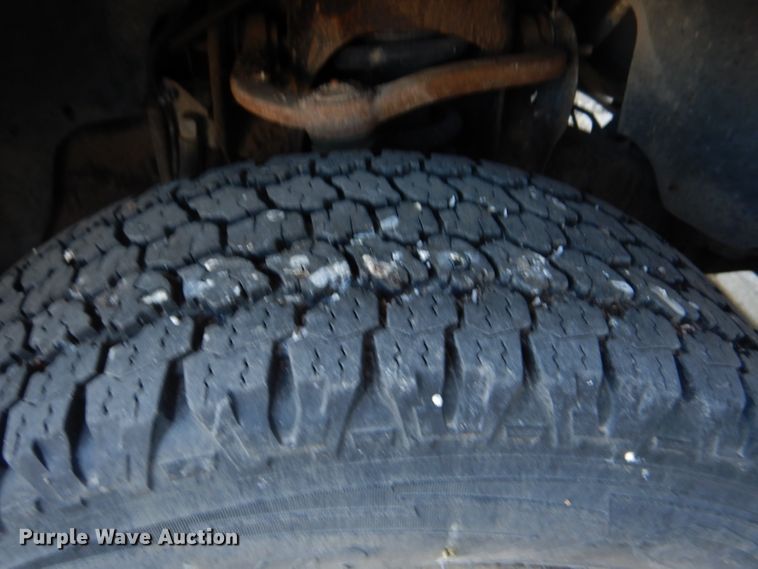 image for item DF7346 2005 Ford F150 XL pickup truck