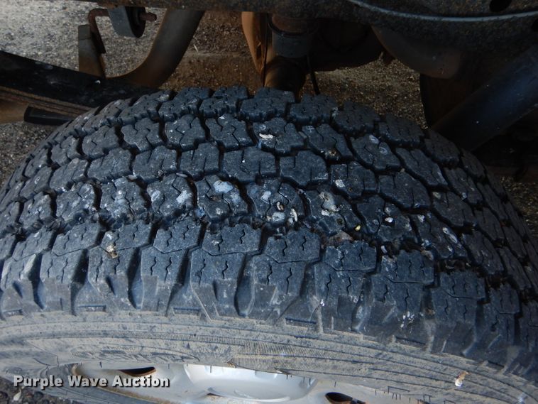 image for item DF7346 2005 Ford F150 XL pickup truck