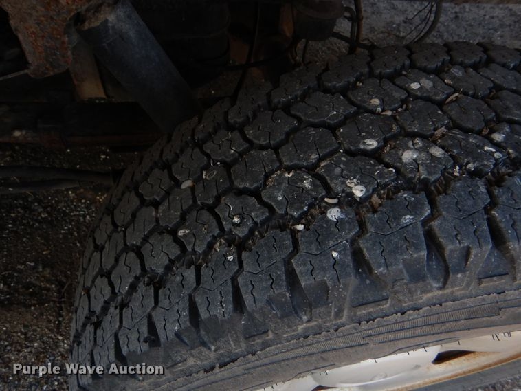 image for item DF7346 2005 Ford F150 XL pickup truck