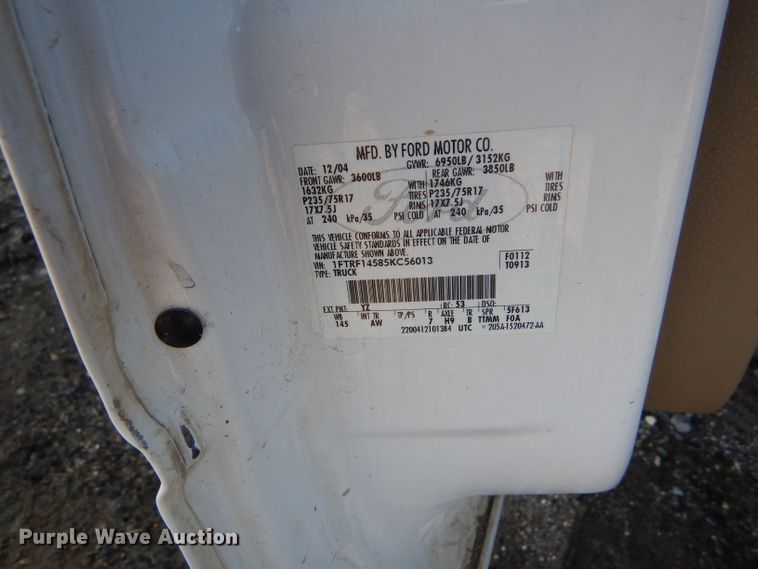 image for item DF7346 2005 Ford F150 XL pickup truck