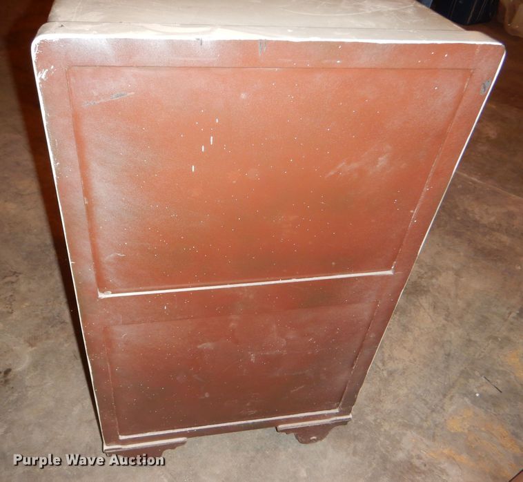 image for item DF7354 Yale combination safe
