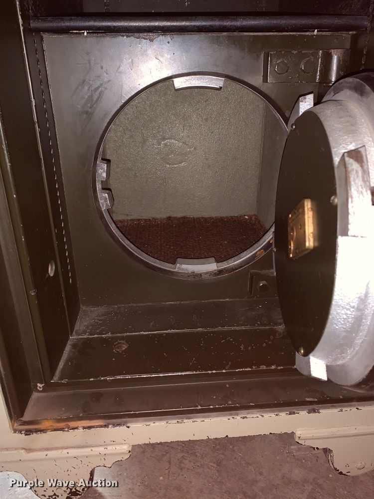 image for item DF7354 Yale combination safe