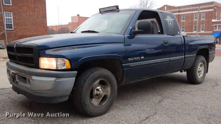 image for item DH3679 2001 Dodge Ram 1500 Quad Cab pickup truck