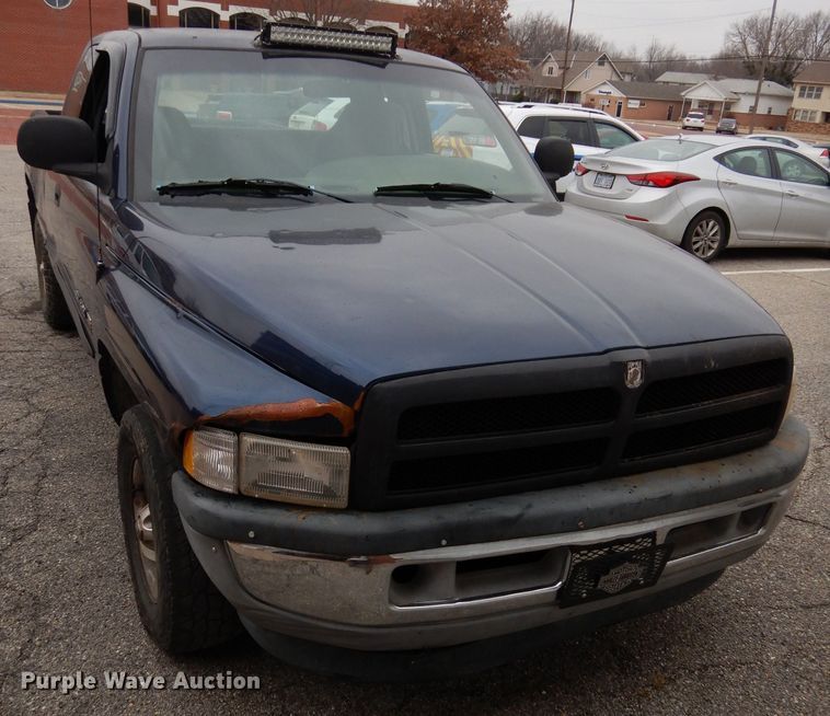 image for item DH3679 2001 Dodge Ram 1500 Quad Cab pickup truck