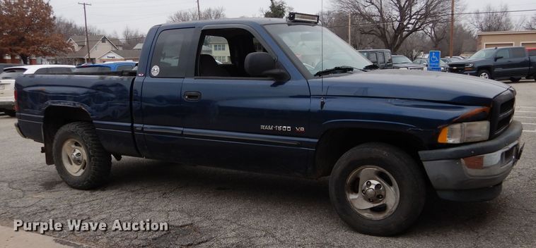 image for item DH3679 2001 Dodge Ram 1500 Quad Cab pickup truck