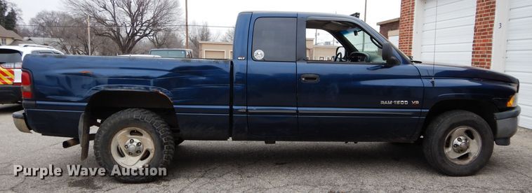image for item DH3679 2001 Dodge Ram 1500 Quad Cab pickup truck
