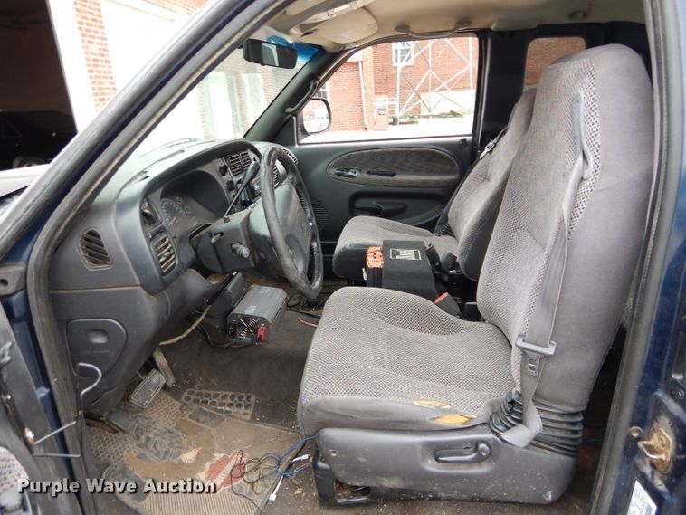 image for item DH3679 2001 Dodge Ram 1500 Quad Cab pickup truck