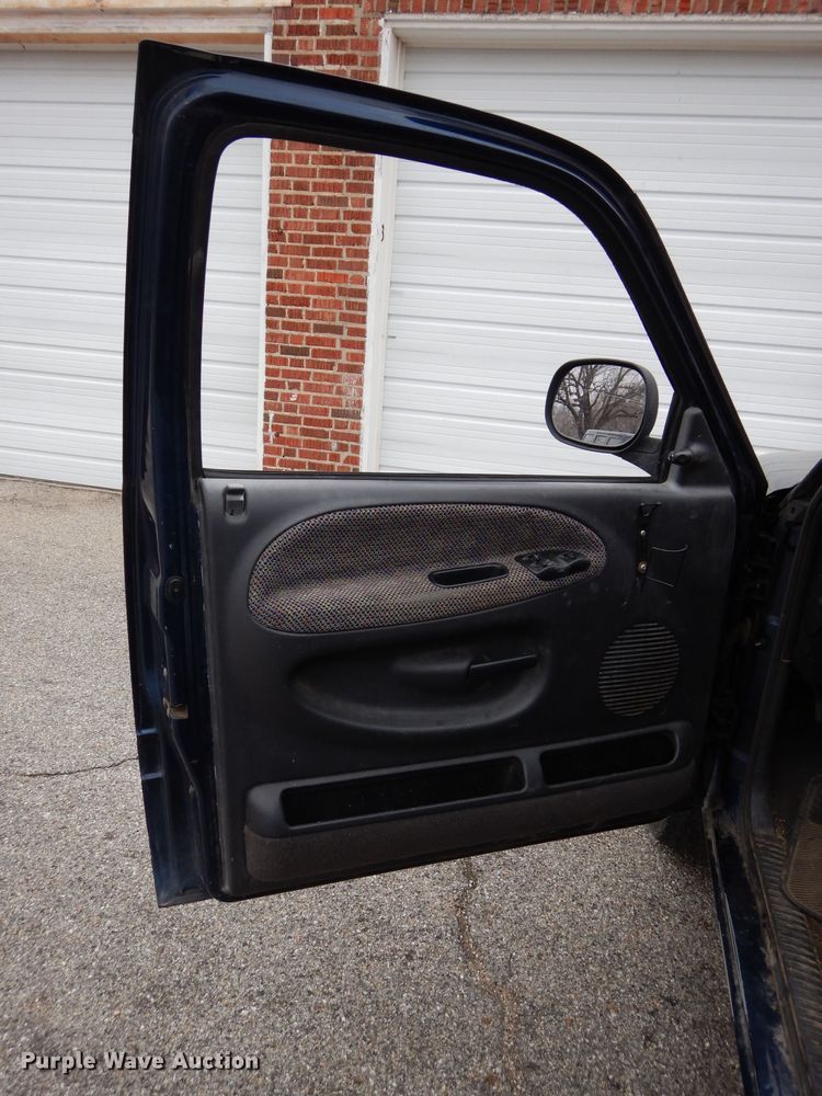 image for item DH3679 2001 Dodge Ram 1500 Quad Cab pickup truck