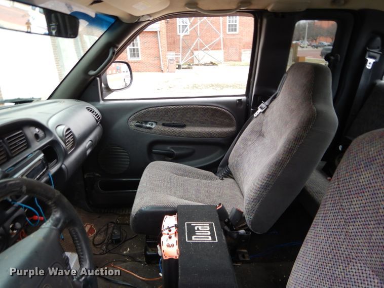 image for item DH3679 2001 Dodge Ram 1500 Quad Cab pickup truck