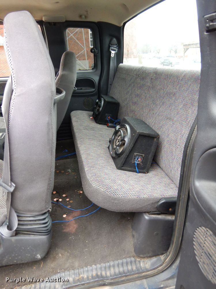 image for item DH3679 2001 Dodge Ram 1500 Quad Cab pickup truck