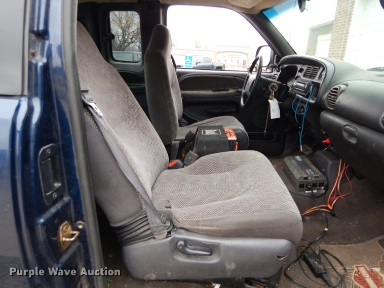 image for item DH3679 2001 Dodge Ram 1500 Quad Cab pickup truck